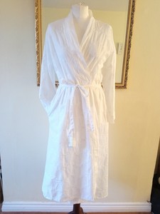 M&S White Cotton Dressing Gown with pockets -  Embroidered flowers all over 