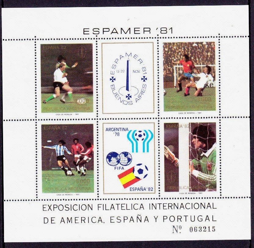 ARGENTINA   SCOTT# 1326   MNH MINI-SHEET /4 + 2 LABELS  SOCCER TOPICAL - Image 1 of 1