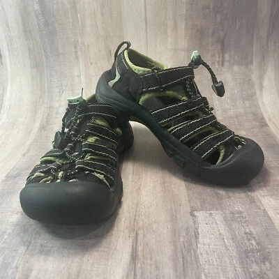 Sandalias Keen Newport Agua y Senderismo - Juvenil Talla 12 Negras y Verdes Impermeables Foto 1 de 4