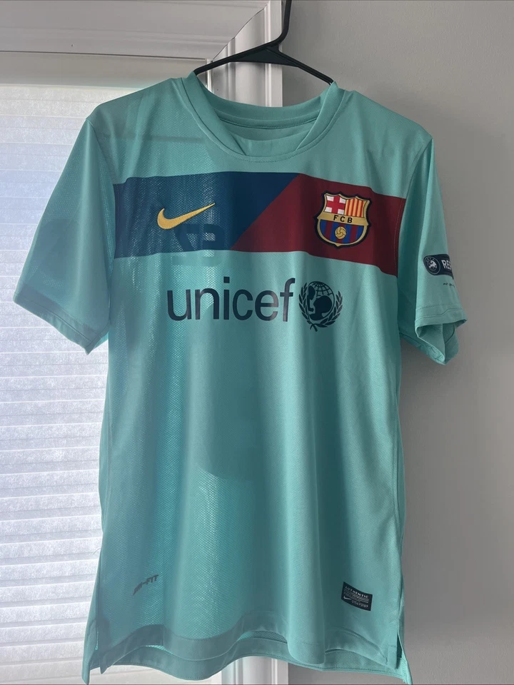 Футболка Nike FC Barcelona Луиса Суареса 2010/2011 выездной комплект размер M - Изображение 1 из 4