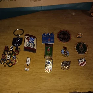 Olympia Pin Lot. Meist USA Pins und Schlüsselanhänger. - Bild 1 von 3