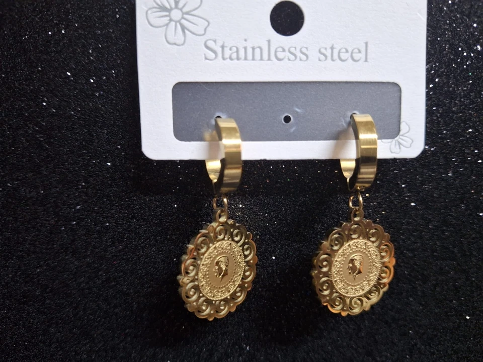 1 Paio Di Orecchini A Cerchio Grandi E Semplici Con Pendente Circolare   - Immagine 1 di 1