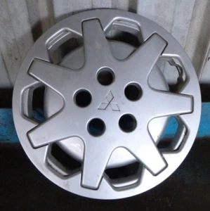 Mitsubishi Magna TF Hub Cap AW345029 - Picture 1 of 2