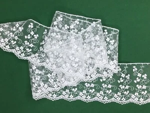 *SALE* Premium Ivory Embroidered Tulle Lace Trim 2.5"/ 6.5cm £1.45 PER METRE - Picture 1 of 5