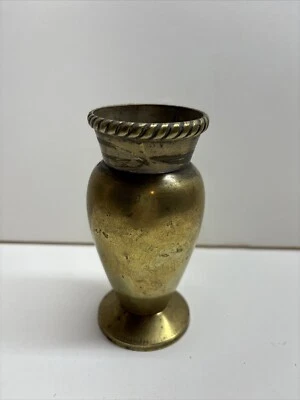 Jarrón decorativo vintage Pottery Barn de metal y latón Foto 1 de 4