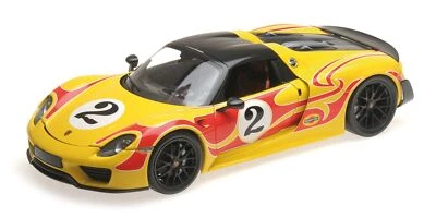 Minichamps 1:18 PORSCHE 918 SPYDER MARTINI WEISSACH PACKAGE YELLOW & RED STRIPES - Immagine 1 di 4