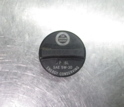 2008 LEXUS IS250 Oil Filler Cap 2.5L OEM P/N-12180-21021 Foto 1 de 4