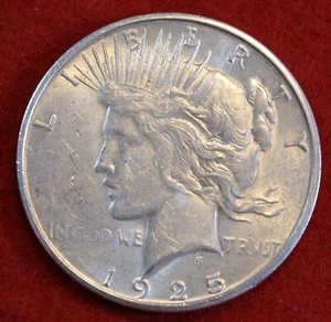 1925-S Peace Dollar 90% Silver Coin High Grade PE286 - Picture 1 of 2