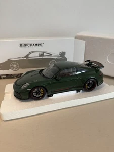 Minichamps 110067026 PORSCHE 911 GT3 991/II 2017 grün 1:18 Modellauto - Bild 1 von 13