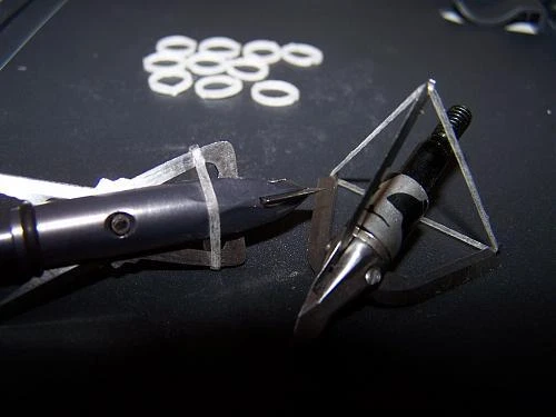 100 BROADHEAD BANDS MEAT SEEKER ,KEEPS THE RAGE CLOSED