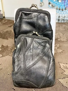 Custodia per sigarette vintage in pelle nera con monete pieghevoli - Foto 1 di 7