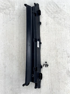 BMW E60 530i 2007 cubierta superior de montaje del radiador soporte de moldura soporte OEM Foto 1 de 4