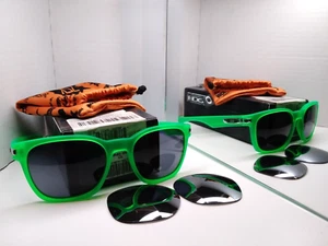 Oakley Wally Lopez Garage Rock Sunglasses OO9175-18 Matte GRN 55-19-144 - Picture 1 of 1