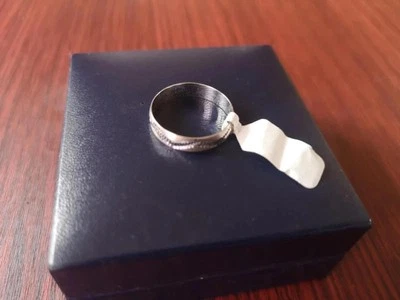 9ct white gold diamond cut satin ring size L — 第 1/4 张图片