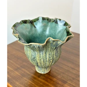 Signed Ikebana Vase Handmade Ceramic, Sculpture. Vintage Handkerchief Vase Green - Picture 1 of 11