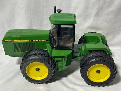 ERTL John Deere 8760 4WD 1988 Special Edition Farm Tractor, Green, 1/16, NICE!! - Image 1 of 4