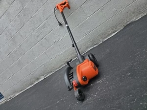 BLACK+DECKER LE750 7.5" 12A 2-in-1 Lawn Edger & Trencher Corded Electric - Picture 1 of 6