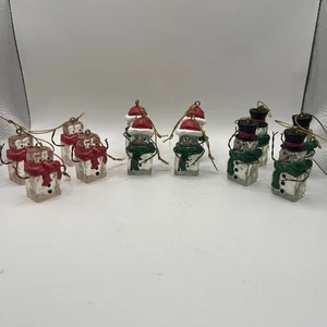 Vintage 12er Set Eiswürfel Schneemänner Mini (1,5") Weihnachtsschmuck Acryl SO NIEDLICH! - Bild 1 von 5