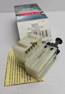 BorgWarner S6075 - Interruptor de luz de freno - Imagen 1 de 7