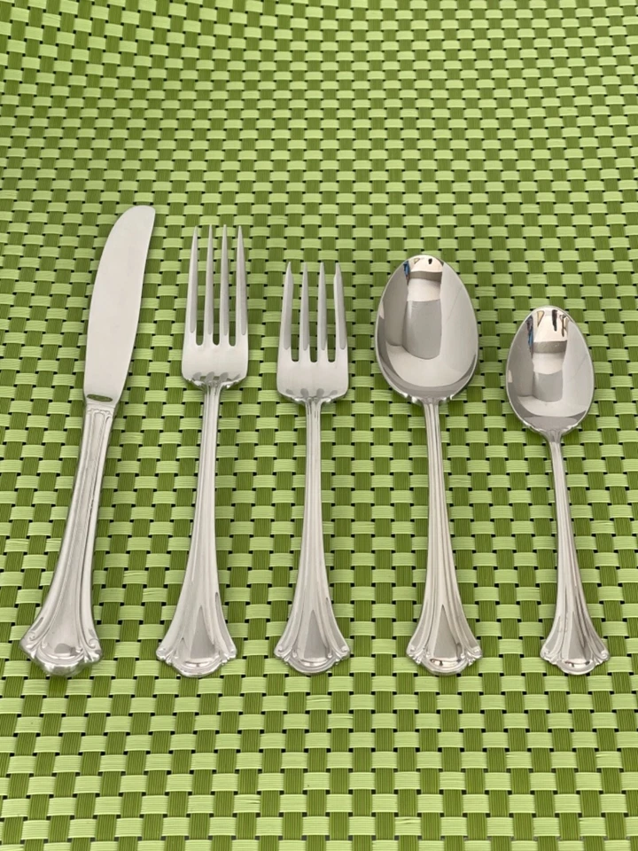 Talheres International Silver Lyon RESPLENDENCE aço inoxidável 18/8 Coreia ESCOLHA E73G - Imagem 1 de 1