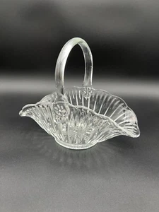 Vintage 1950s LE Smith Glass Basket Ruffled Edge Handle Clear Oval SGC Mark - Picture 1 of 10