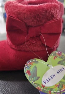 Girls Red Baby Christmas Boots With Bows Approximately Size 0-6 Months (Size 19) - Picture 1 of 5