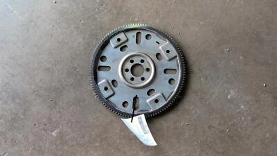 Placa flexível de transmissão automática usada serve: 2022 Nissan Altima AT 2.5L 4 cilindros - Imagem 1 de 4