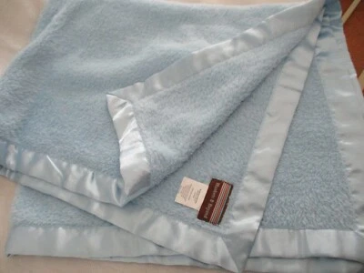 blankets & beyond BABY BLANKET all solid BLUE satin trim 30x35" Foto 1 de 2