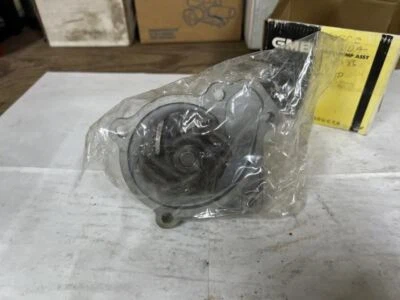 Bomba de agua GLC GMB 57-1035 para 81-85 Mazda GLC 1,5 L-L4 Foto 1 de 3