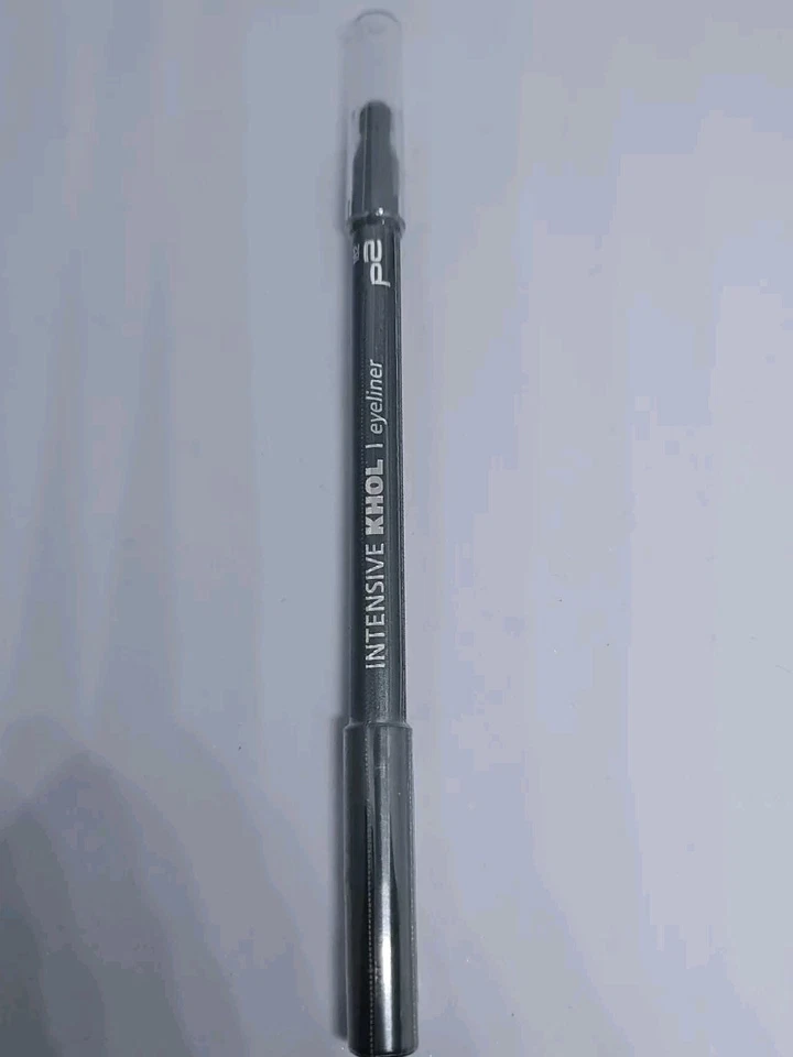 p2 INTENSIVEKHOLEyeliner. 090 Stylish Great Britain 👀