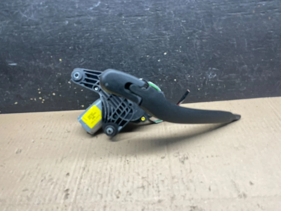 Motor limpiaparabrisas trasero Buick Enclave 2013 a 2017 V2445 DG Foto 1 de 4