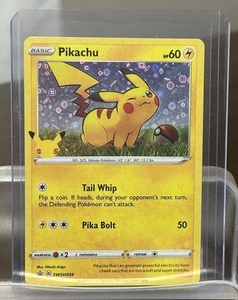 2020 Pokemon Pikachu SWSH039 Holo Stamped 25th Anniversary Promo Near Mint - Bild 1 von 2