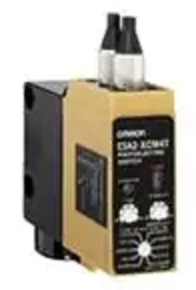 Omron E3A2-XCM4 Photoelectric Sensor Switch, NPN PNP Output, 24 ~ 240VAC/DC In - Image 1 of 1