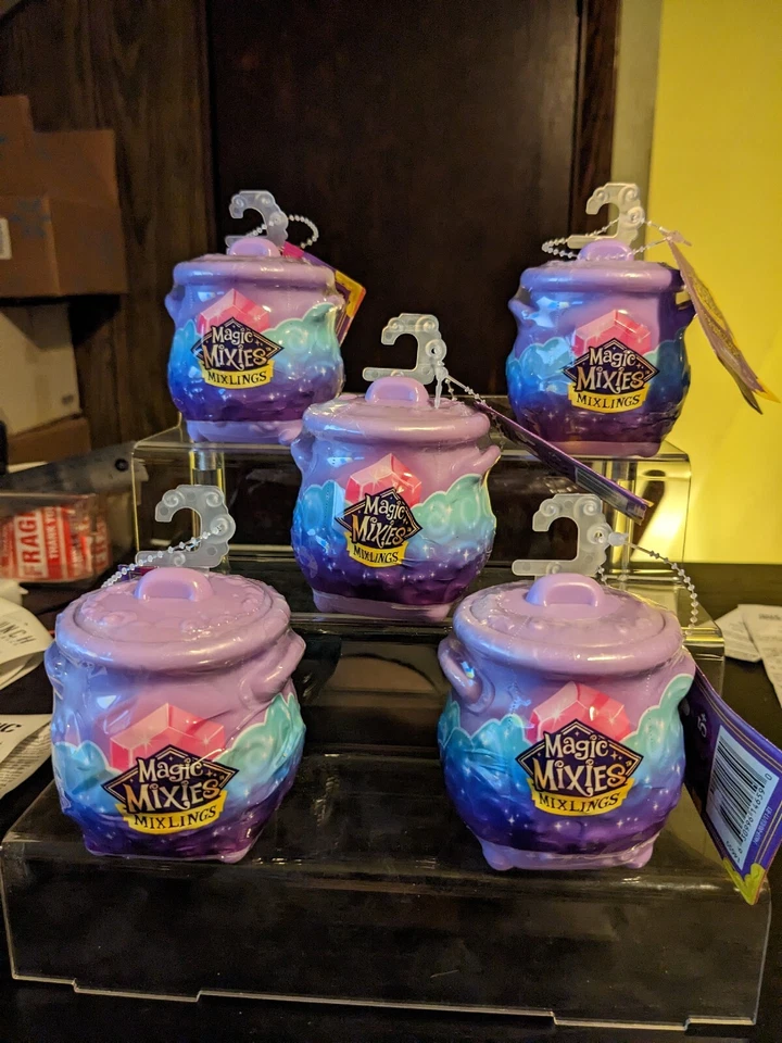 Magic Mixies Mixlings Collector’s Cauldron Action Figure Playset