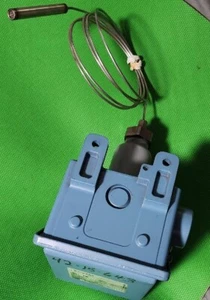 UNITED ELECTRIC TEMPERATURE CONTROLLER F402-8BS NOS 50-650F 480vac - Picture 1 of 11