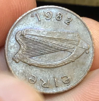 1982 or 1980 or 1988 IRELAND 1 Penny Good Luck, Irish, Harp, Stylized Bird - Image 1 of 4