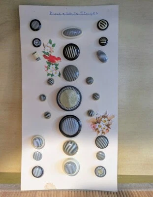 Hermosa Tarjeta Vintage de 25 Botones Surtidos Negro/Blanco/Crema a Rayas Foto 1 de 4