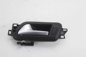 VW Amarok MK1 2020 Posteriore SX Maniglia Interno Porta Apertura 2H0837113D - Foto 1 di 5