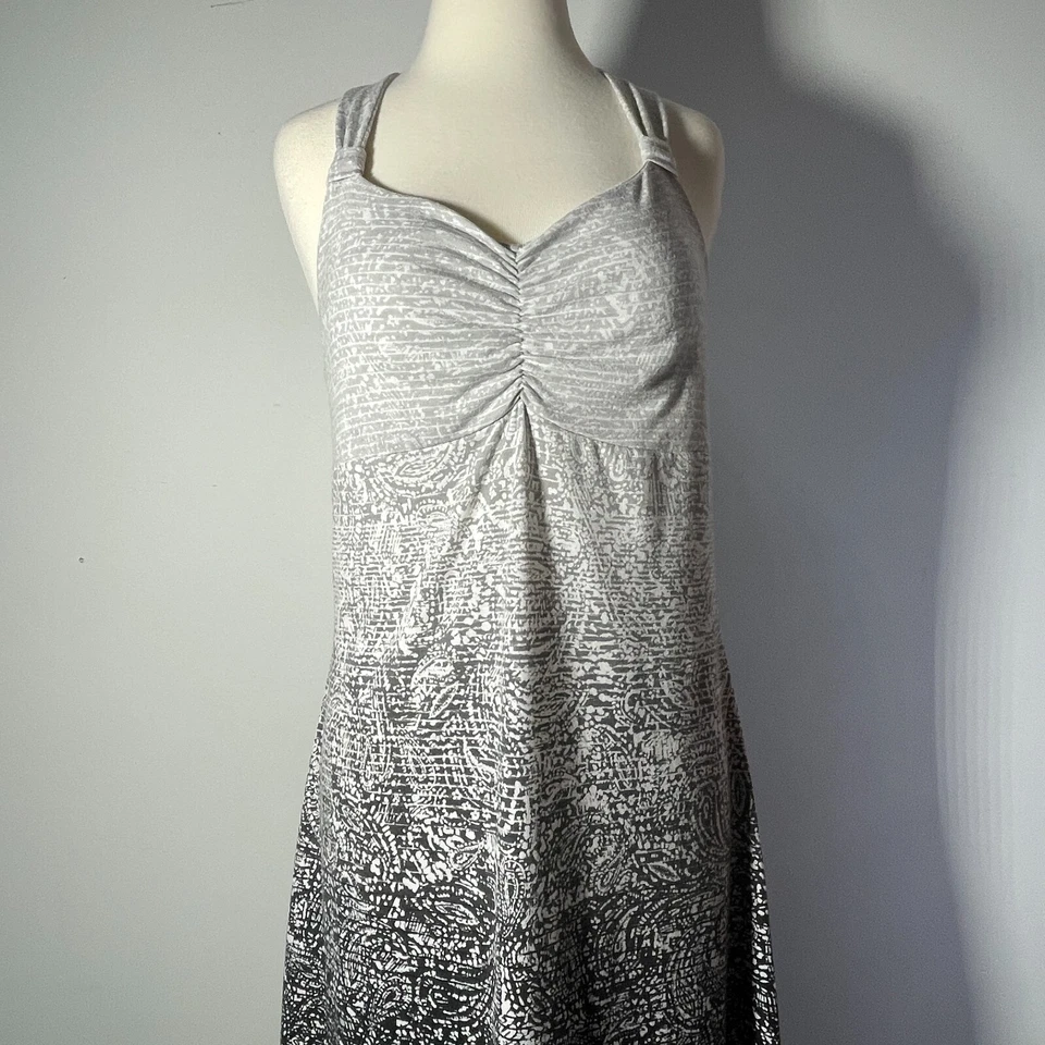Vestido Dakini Gris Ajuste Activo Acampanado Espalda Corredora Ombre Elastizado Ombre Sujetador Acanalado Talla L Foto 1 de 4