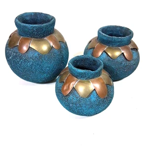 Juego de 3 jarrones de cerámica de arena azul turquesa con ribete de cuello de cobre - Imagen 1 de 4
