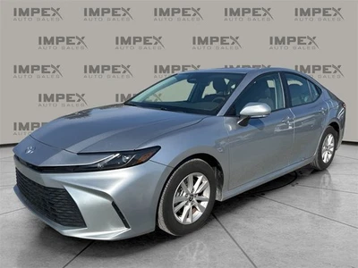 2025 Toyota Camry LE - Изображение 1 из 4