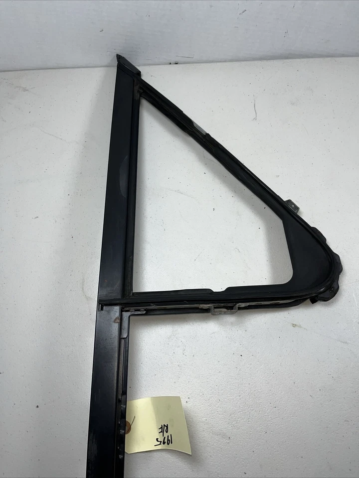 1992 - 1997 年福特 F150 F250 F350 Bronco 右握前通风窗框架仅翼窗 — 第 1/4 张图片