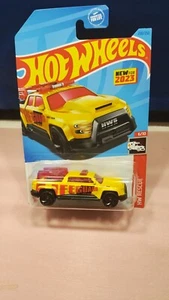 2023 HOT WHEELS SURF DUTY HW RESCUE SERIES #6/10 DIECAST YELLOW 1:64 SCALE - Picture 1 of 2