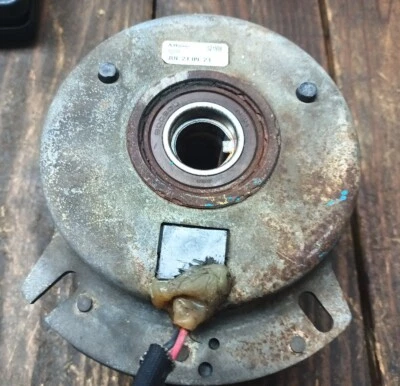 Муфта отбора мощности (ВОМ) MTD Troy-Bilt Mustang (17AF2ACP766) 521998 MTD - Изображение 1 из 4