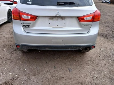 二手后保险杠组件后部适合:2014 三菱 Outlander 运动带公园 — 第 1/4 张图片