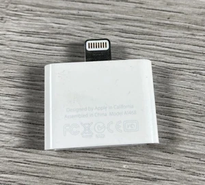 Apple Lightning to 30-Pin Adapter A1468 – Genuine OEM Connector - Picture 1 of 2
