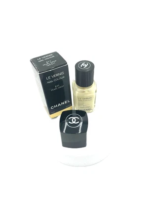 Chanel Le Vernis Esmalte de Uñas Color de Uñas Tono 511 Perla Gota 0.4oz / 13ml Foto 1 de 4
