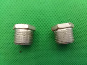 HEX HEAD TREADED REDUCER BUSHING 3/8"-1/4" STEEL FEMALE TO MALE LOT OF 2 NNB - Picture 1 of 4