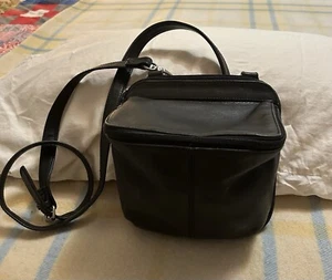 The Walking Co crossbody Bag Pouch wallet camera pack Travel Sightseeing - Picture 1 of 12