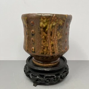 Mike Dodd Studio Vase / Yunomi - Incised decor & Orange Buttons 9 cm Tall #1905 - Picture 1 of 15